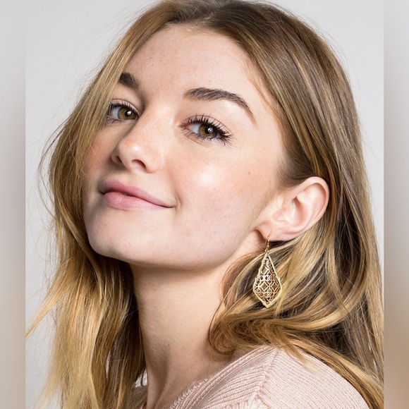 NWT Kendra Scott Gold Addie Drop Dangle Statement Earrings In Filigree - Picture 1 of 5